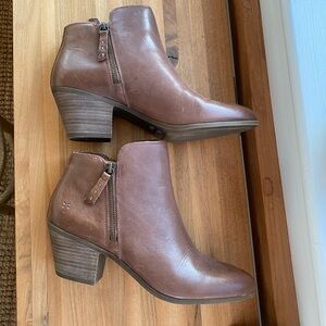 *price drop!* Frye Judith Double Zip Bootie - size 8